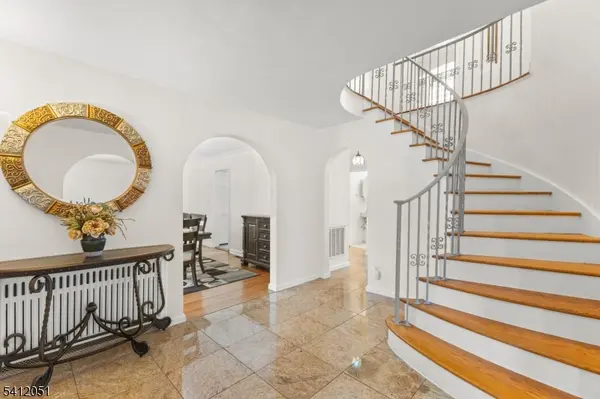 80 Glenwood Ave, Elmwood Park Boro, NJ 07407