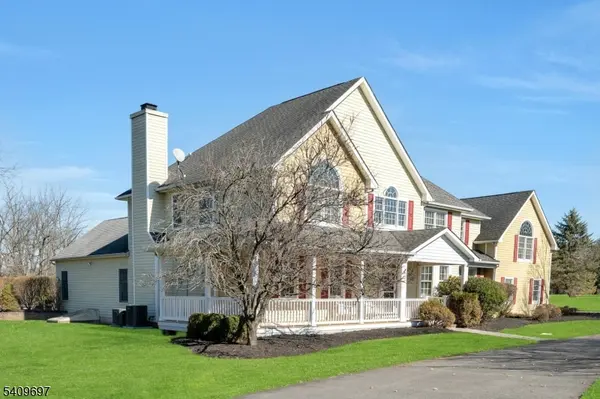 11 Dogwood Dr, Readington Twp., NJ 08889