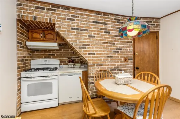 7 Delafield Ave, Rutherford Boro, NJ 07070