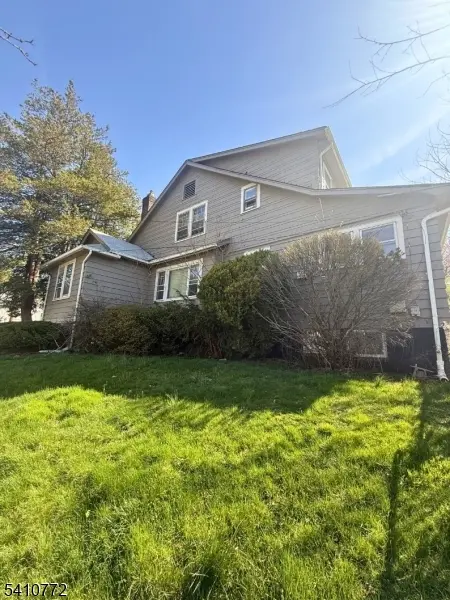 12-14 Hillcrest Rd, Maplewood Twp., NJ 07040