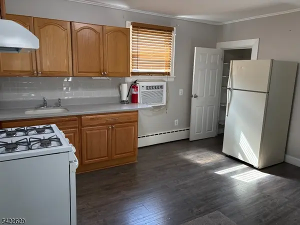 106 Grand St, Garfield City, NJ 07026