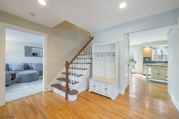 1 Radcliffe Dr, Roxbury Twp., NJ 07876