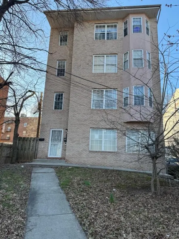 17 Parkway Dr.West #1, East Orange City, NJ 07017