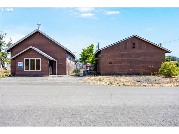 135 D ST, Riddle, OR 97469