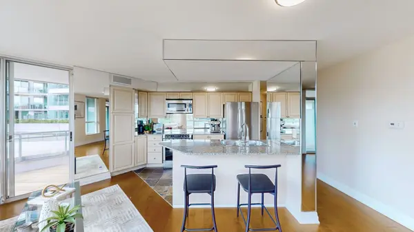 228 Queens Quay W #209, Toronto C01, ON M5J 2X1