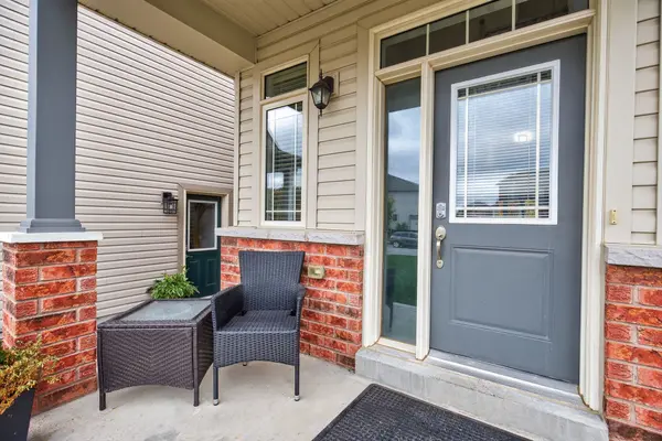 28 Mandley ST, Essa, ON L3W 0B6