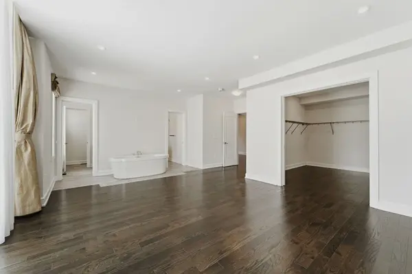 392 Farrell RD, Vaughan, ON L6A 4W8