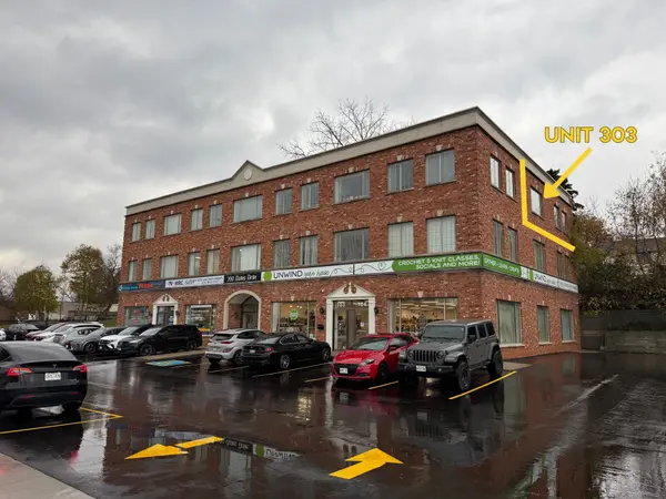 390 Davis DR #303, Newmarket, ON L3Y 7T8