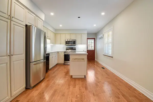 114 Elizabeth GRV, King, ON L7B 1H2