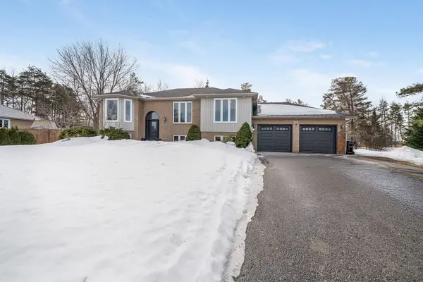 24 Parr BLVD, Springwater, ON L0M 1T0