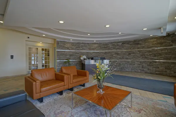 1600 Keele ST #1101, Toronto W03, ON M6N 5J1