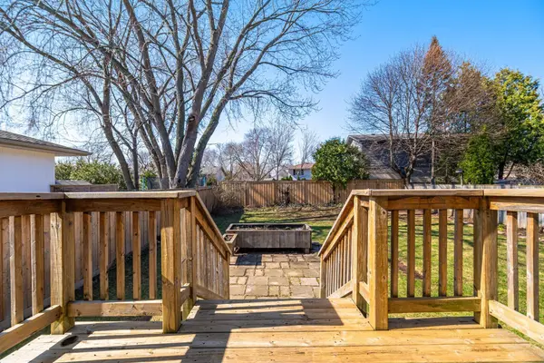 142 Osborne CRES, Oakville, ON L6M 1G1