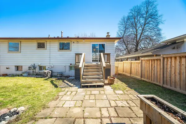 142 Osborne CRES, Oakville, ON L6M 1G1