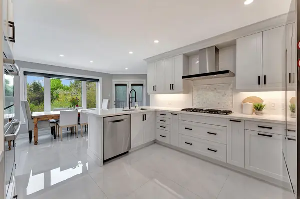 2008 Peak PL, Oakville, ON L6H 5T2