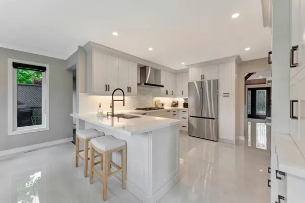 2008 Peak PL, Oakville, ON L6H 5T2