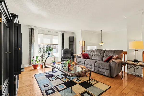 3395 Descotes CIR, Clarence-rockland, ON K4K 1A8