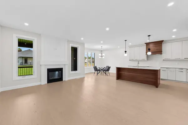 409 Ontario ST, Warwick, ON N0M 2S0