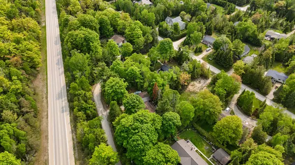 425 Dufferin AVE, South Bruce Peninsula, ON N0H 2G0