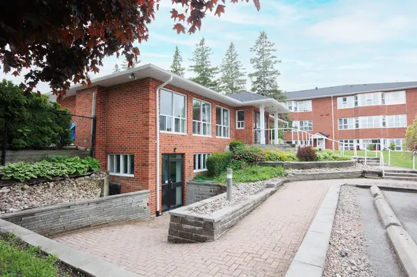 4 Heritage WAY #203, Kawartha Lakes, ON K9V 5Z2