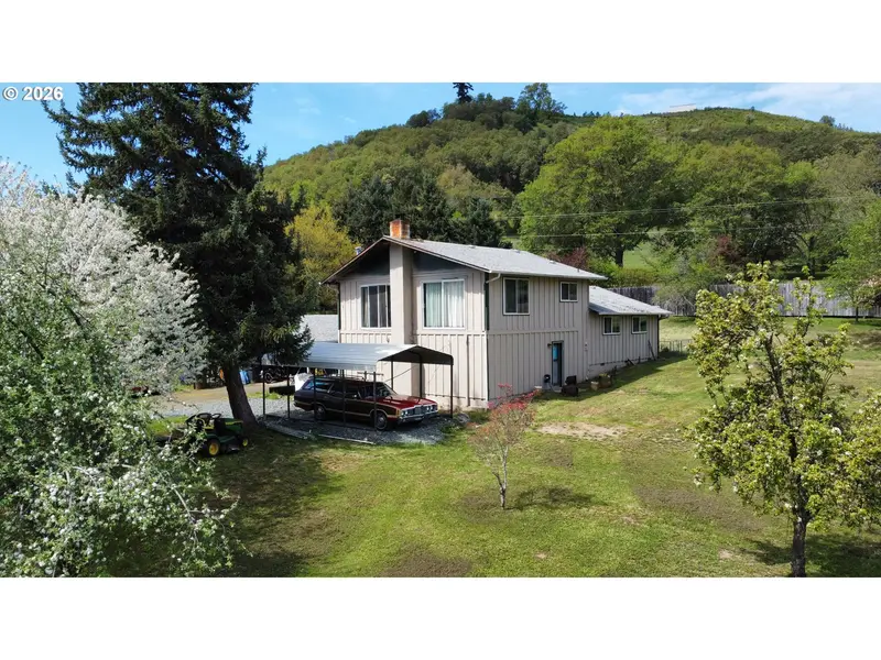 176 HOMESTEAD DR, Myrtle Creek, OR 97457