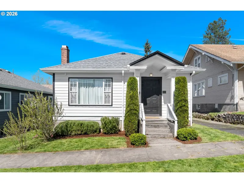 301 COLUMBIA ST, Kelso, WA 98626