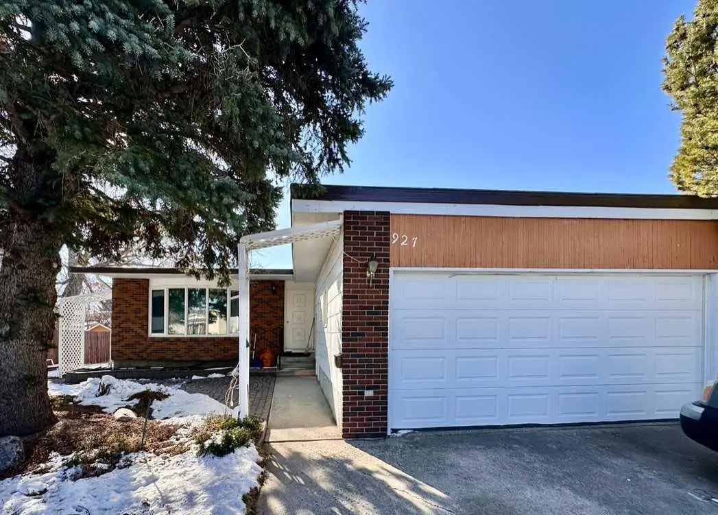927 20 A AVE, Coaldale, AB T1M 1B3