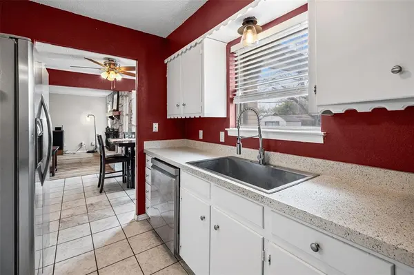 3900 Cresthill Road, Benbrook, TX 76116