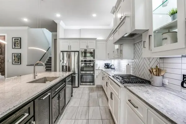 6813 Woodland Hills Drive, North Richland Hills, TX 76182