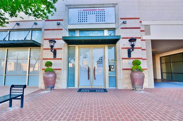 2600 W 7th Street #2820, Fort Worth, TX 76107