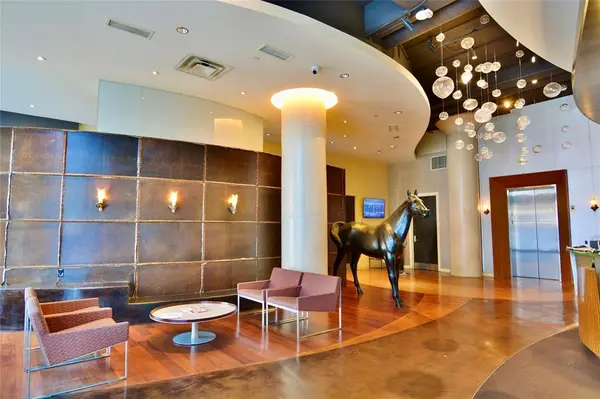 2600 W 7th Street #2820, Fort Worth, TX 76107