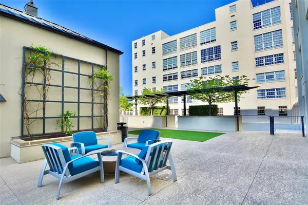 2600 W 7th Street #2820, Fort Worth, TX 76107