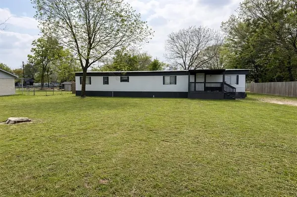 202 S Austin Street, Rice, TX 75155