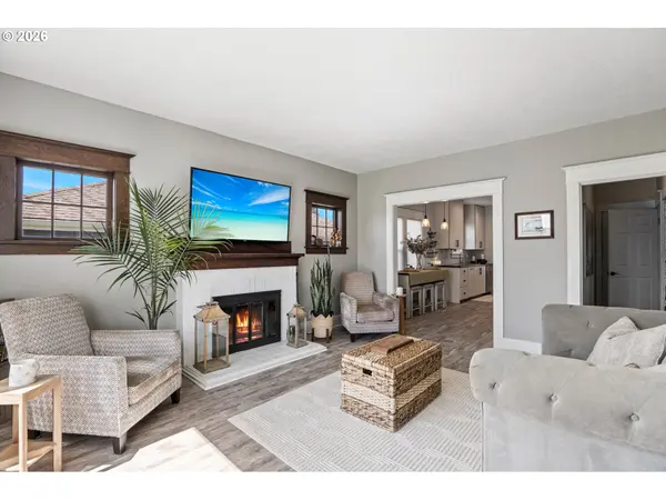 301 COLUMBIA ST, Kelso, WA 98626