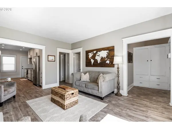 301 COLUMBIA ST, Kelso, WA 98626