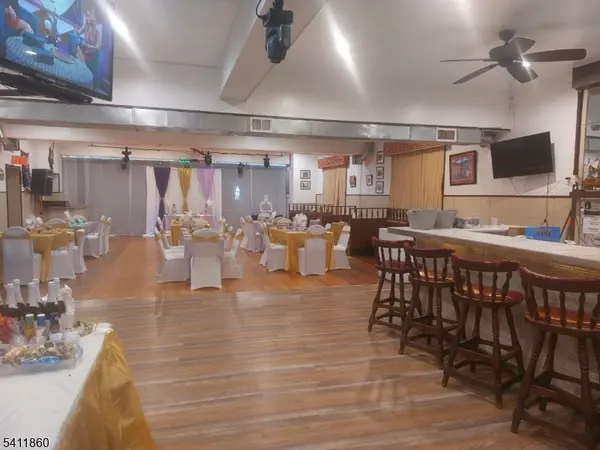 172 Thomas St, Newark City, NJ 07114