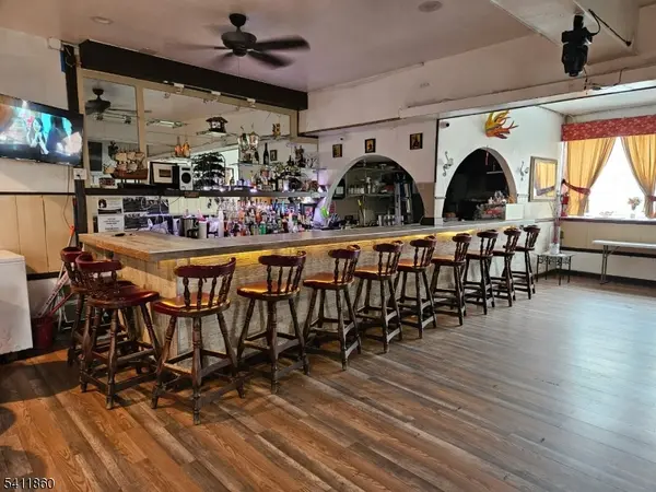 172 Thomas St, Newark City, NJ 07114