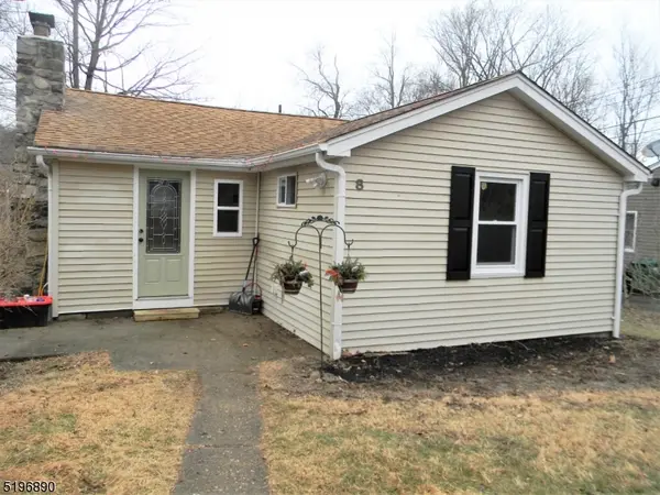 8 Beech Dr, Hardyston Twp., NJ 07460