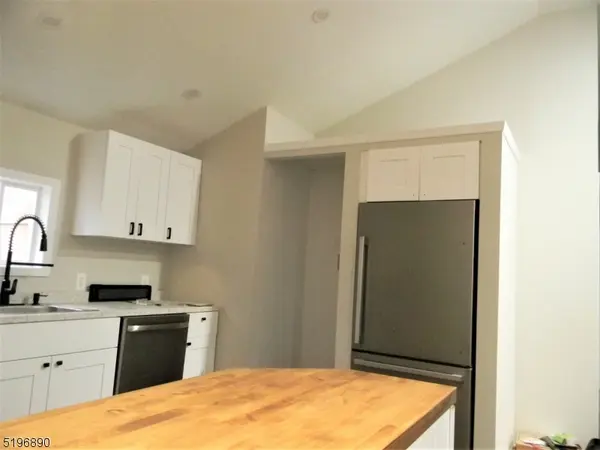 8 Beech Dr, Hardyston Twp., NJ 07460