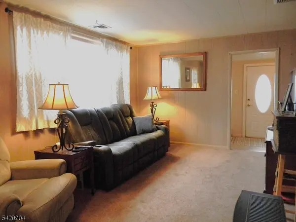 49 Mabie St, Franklin Boro, NJ 07416