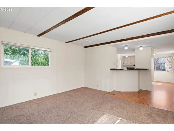 1566 LAURA ST, Springfield, OR 97477