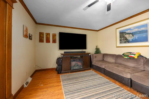 1555 Knapp ST NE, City Of Grand Rapids, MI 49505