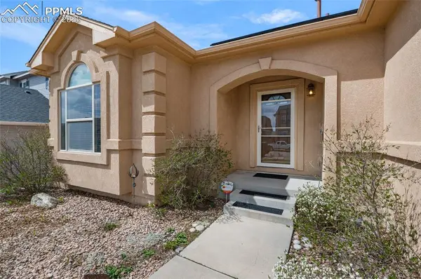 5810 Wolf Village DR, Colorado Springs, CO 80924