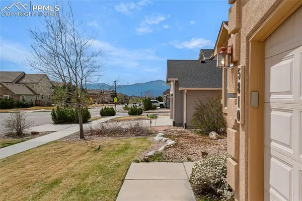 5810 Wolf Village DR, Colorado Springs, CO 80924