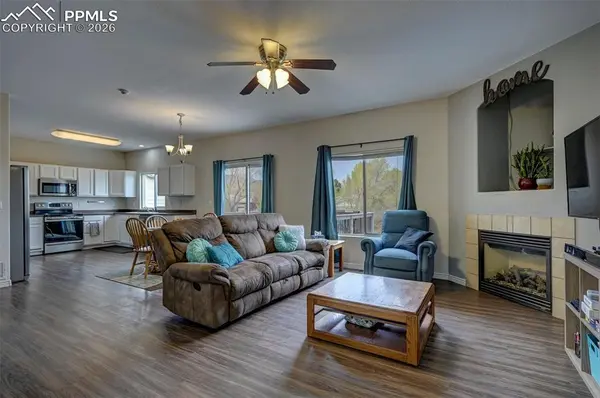 2782 Park Crest CT, Colorado Springs, CO 80906