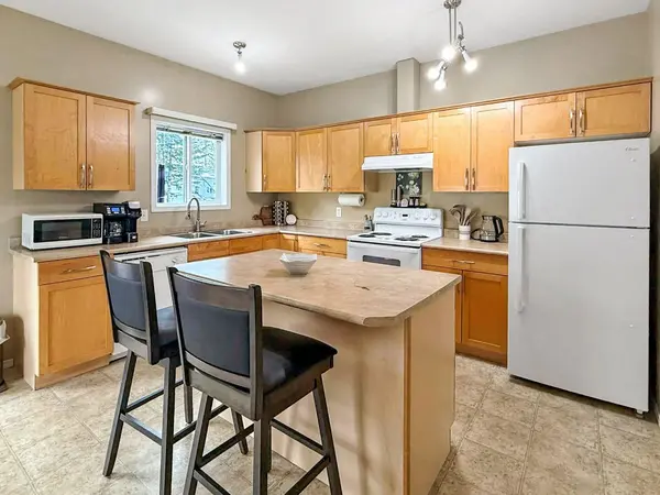 110 MOBERLY RD, Grande Cache, AB T0E0Y0