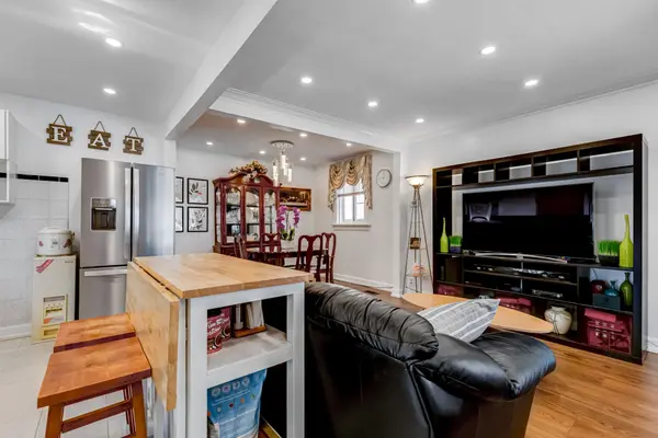 436 Oakwood AVE, Toronto C03, ON M6E 2W5