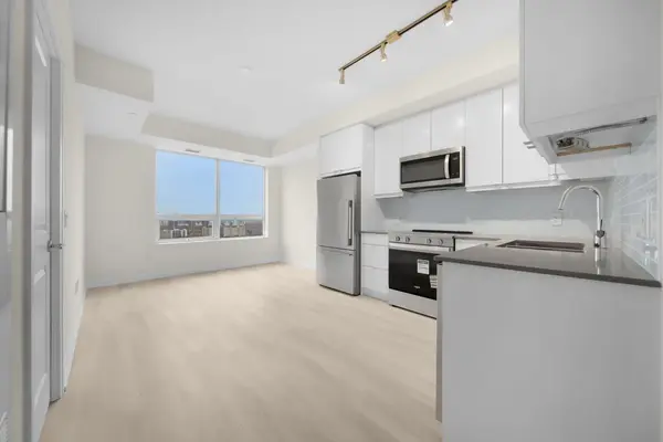 3260 Sheppard AVE E #2501, Toronto E05, ON M1T 3K3