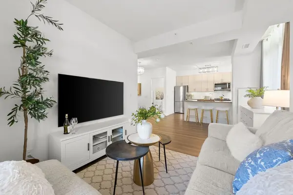 3655 Kingston RD #210, Toronto E08, ON M1M 0E2