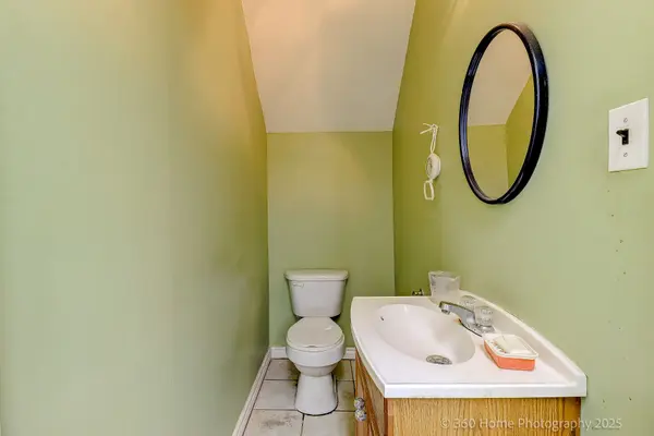 426-428 Dawes RD, Toronto E03, ON M4B 2E8