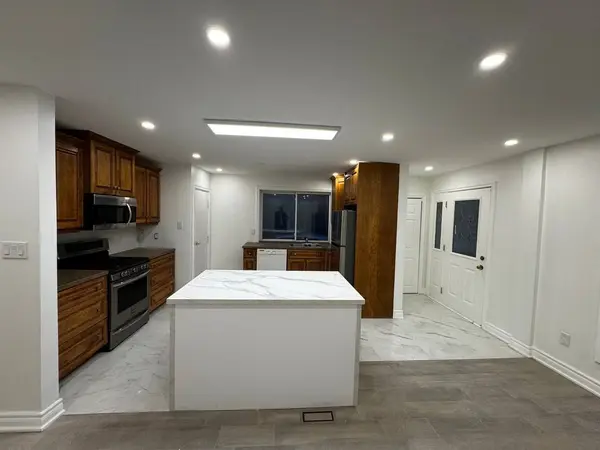 255 Penn AVE, Newmarket, ON L3Y 2S4